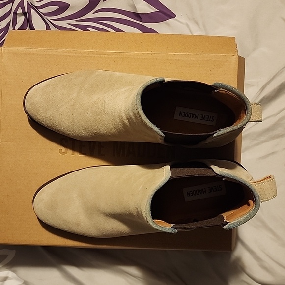 Chelsea Booties - Picture 4 of 4